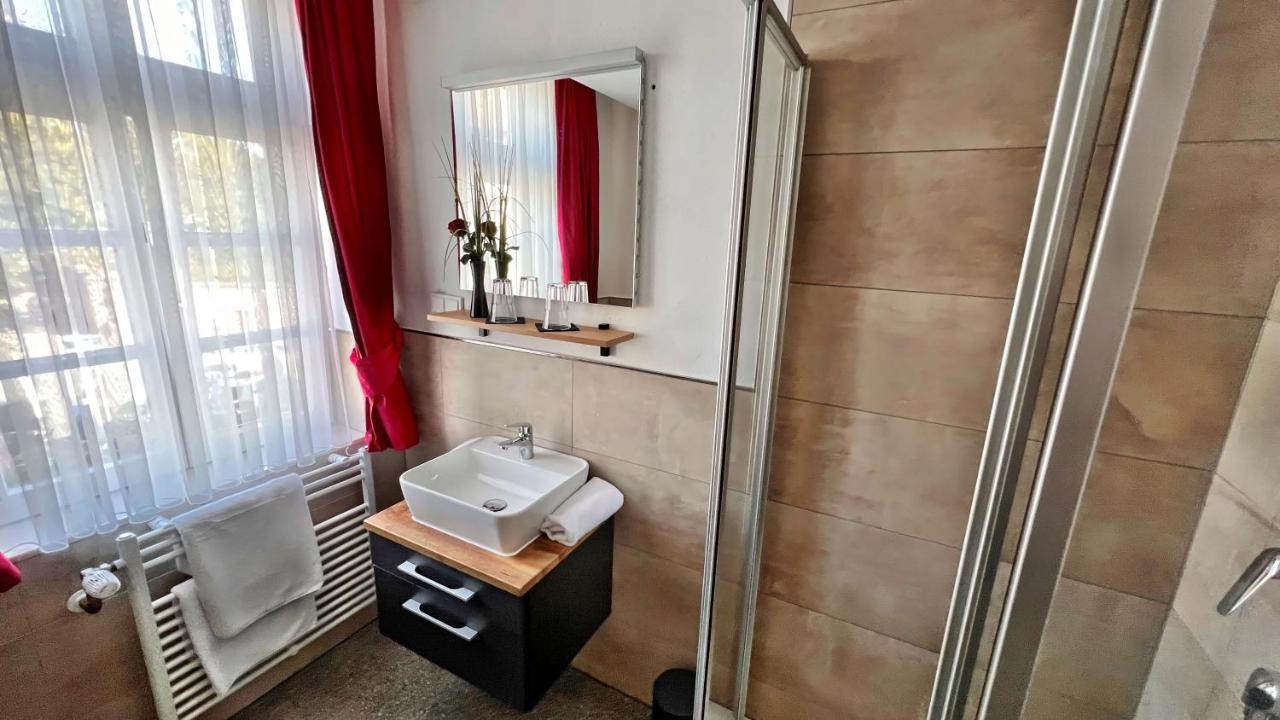 Hotel Zu Den Drei Kronen Seligenstadt Eksteriør bilde