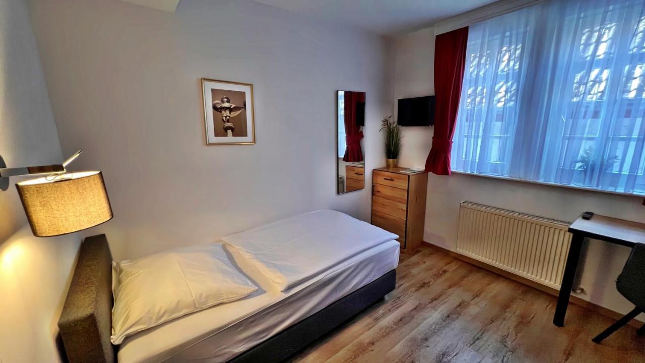 Hotel Zu Den Drei Kronen Seligenstadt Eksteriør bilde