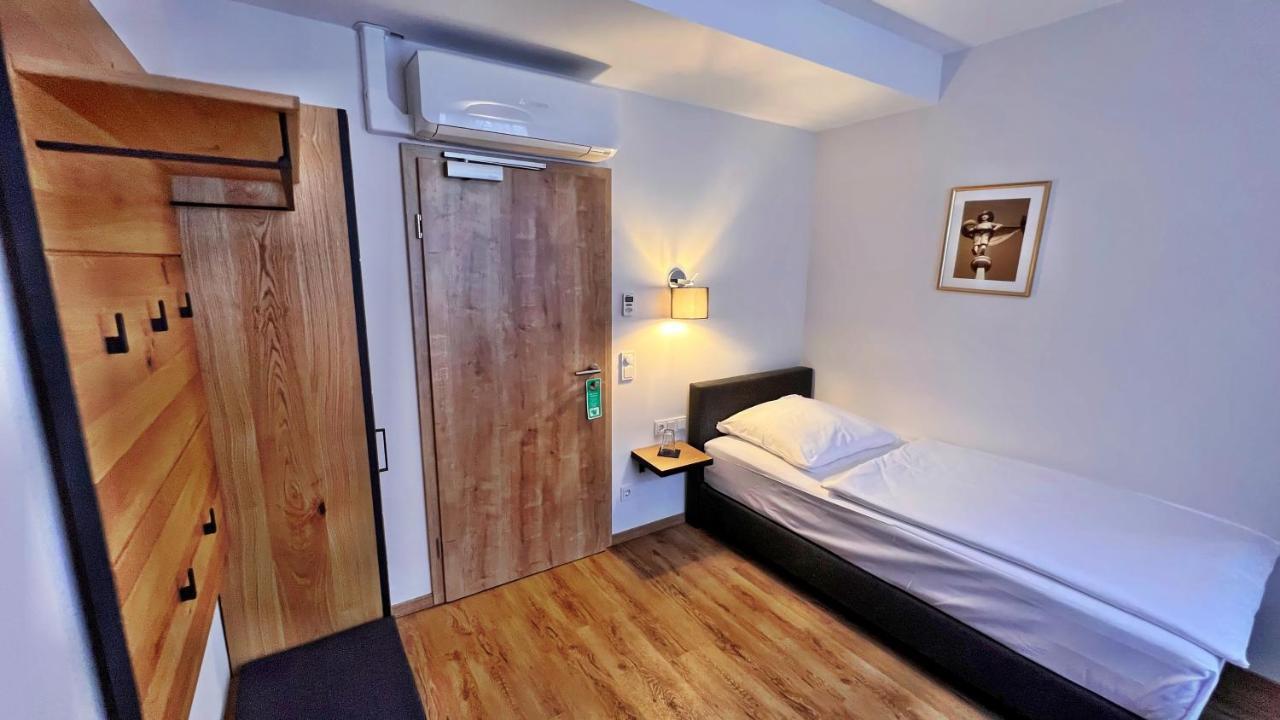 Hotel Zu Den Drei Kronen Seligenstadt Eksteriør bilde