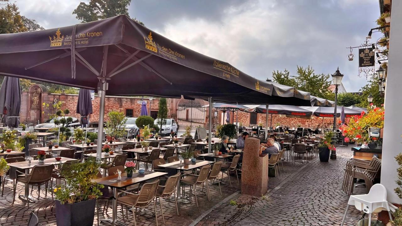 Hotel Zu Den Drei Kronen Seligenstadt Eksteriør bilde