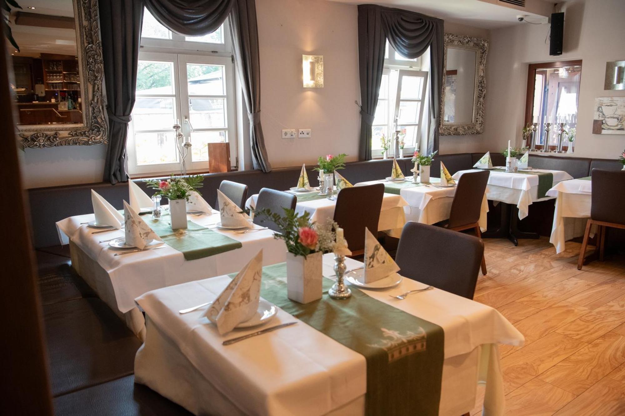 Hotel Zu Den Drei Kronen Seligenstadt Eksteriør bilde